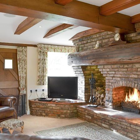 Walled Garden Lodge Ryehill Dış mekan fotoğraf